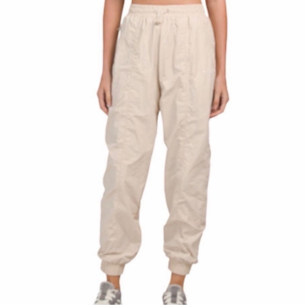 WILO The Label Parachute Pant in Clay, Size Large, NWT